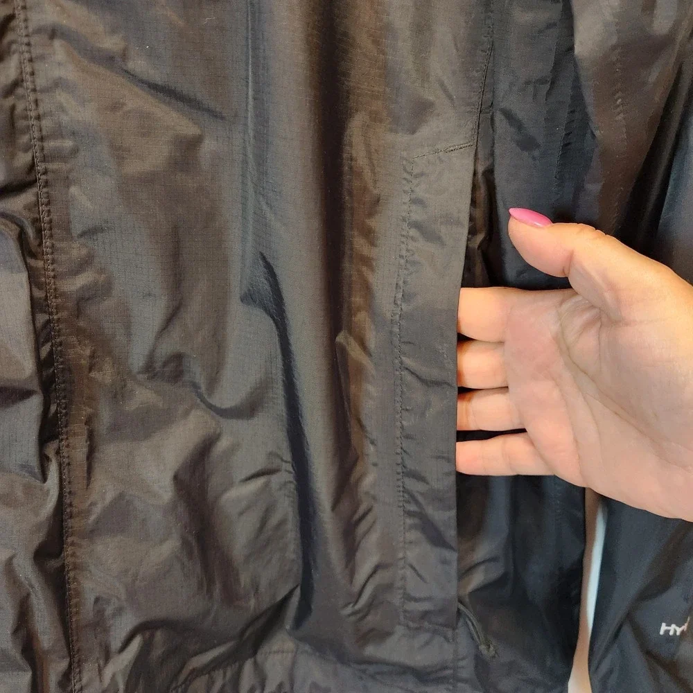 The North Face HyVent 2.5L Men`s Rain Jacket Black Summit Series Size L Hooded